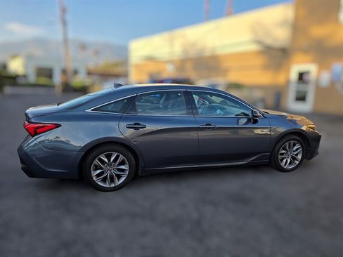 Used 2019 Toyota Avalon XLE w/ Moonroof Package FWD image 5