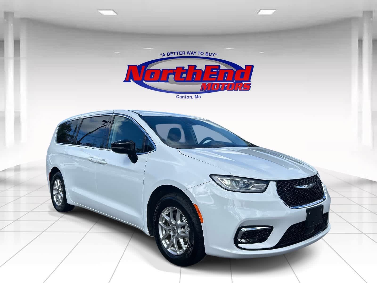 Used 2024 Chrysler Pacifica Touring-L FWD image 1