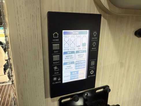 Used 2017 Mercedes-Benz Sprinter 3500 image 59