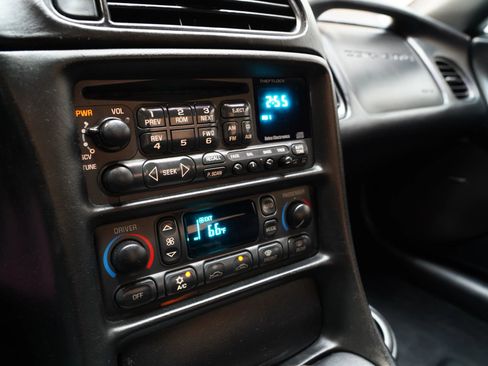 Used 2002 Chevrolet Corvette Z06 w/ Memory Pkg image 45