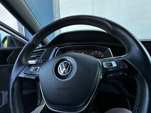 Used 2019 Volkswagen Jetta R-Line image 20