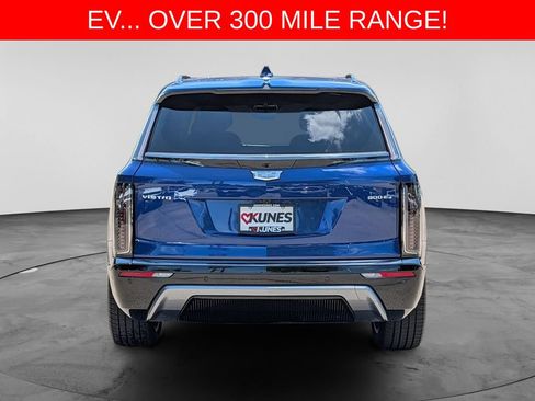 Used 2026 Cadillac Vistiq Sport w/ LPO, Floor Liner Package AWD/4WD image 8