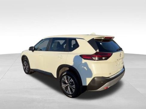 Used 2023 Nissan Rogue SV image 11