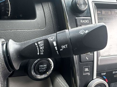 Used 2012 Toyota Camry XLE FWD image 23