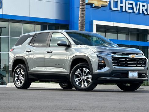 New 2026 Chevrolet Equinox LT w/ Safety and Technology Package image 2