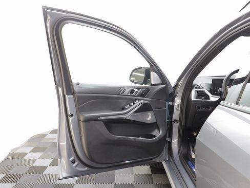 Certified 2025 BMW X7 M60i image 5