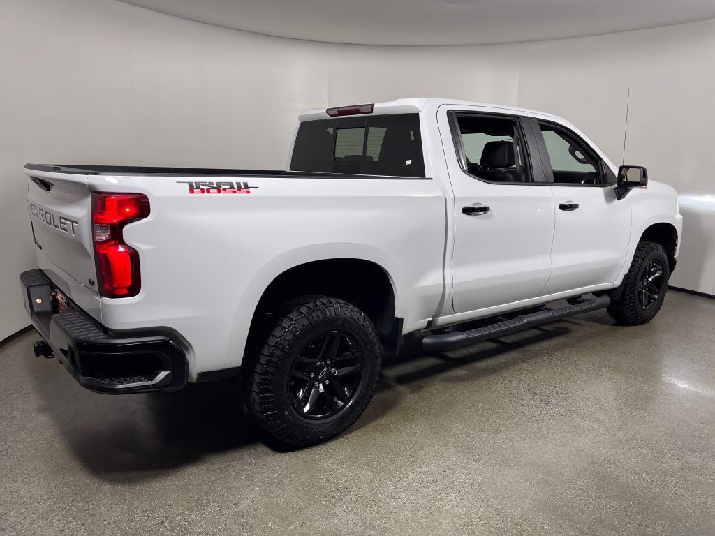 Used 2021 Chevrolet Silverado 1500 LT Trail Boss w/ Convenience Package II AWD/4WD image 3