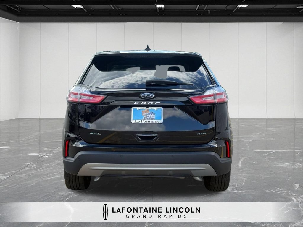 Used 2024 Ford Edge SEL w/ Convenience Package AWD/4WD image 4