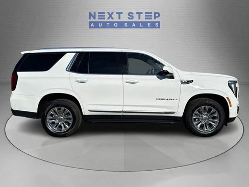 Used 2025 GMC Yukon Denali AWD/4WD image 9