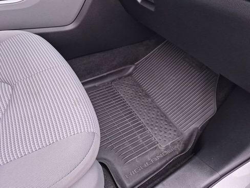 Used 2023 Toyota Highlander L FWD image 41