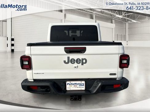 Used 2020 Jeep Gladiator Overland image 4