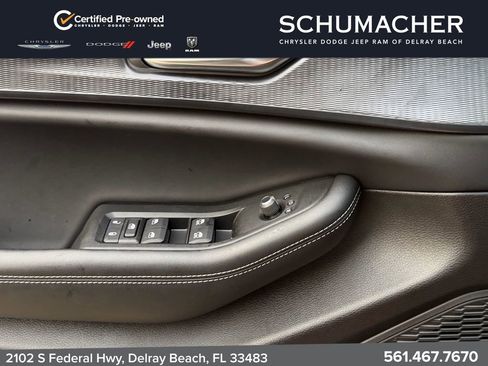 Used 2025 Jeep Grand Cherokee Laredo X w/ Luxury Tech Group I RWD image 25