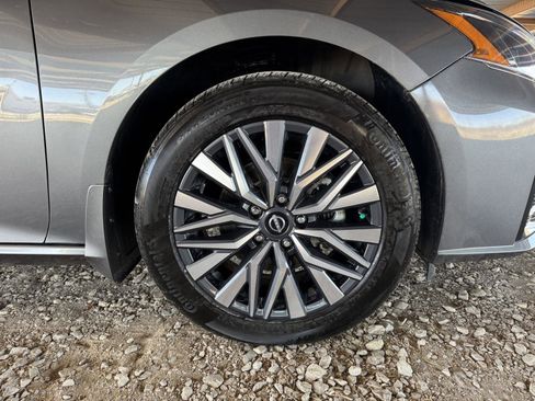 Used 2023 Nissan Altima 2.5 SV w/ SV Premium Package AWD/4WD image 46