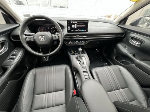 Used 2024 Honda HR-V EX-L image 2