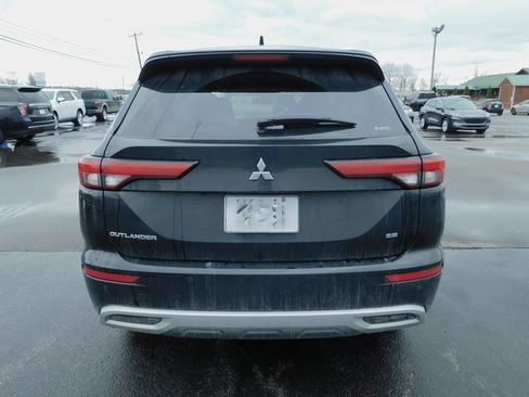 Used 2024 Mitsubishi Outlander SE image 8