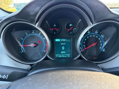 Used 2014 Chevrolet Cruze LT image 18