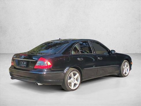 Used 2009 Mercedes-Benz E 350 4MATIC Sedan image 5