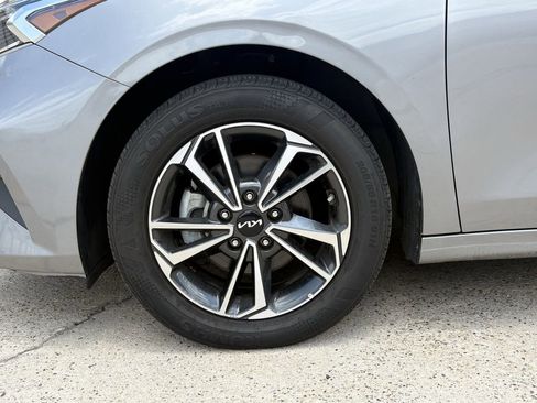 Used 2024 Kia Forte LXS FWD image 9