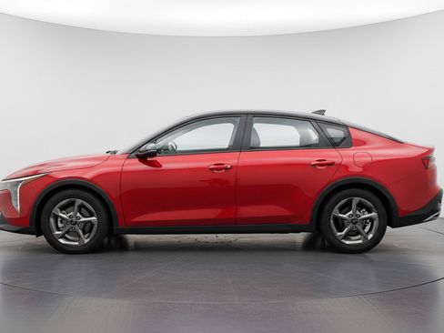 Used 2025 Kia K4 LXS image 5