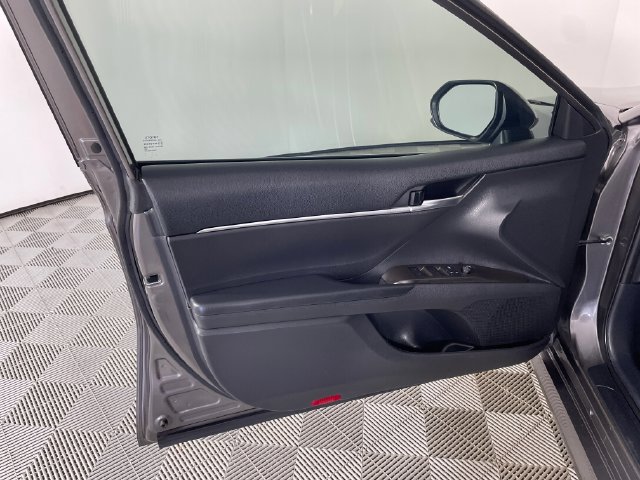 Used 2021 Toyota Camry LE FWD image 16