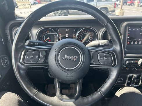 Used 2021 Jeep Gladiator Sport image 14