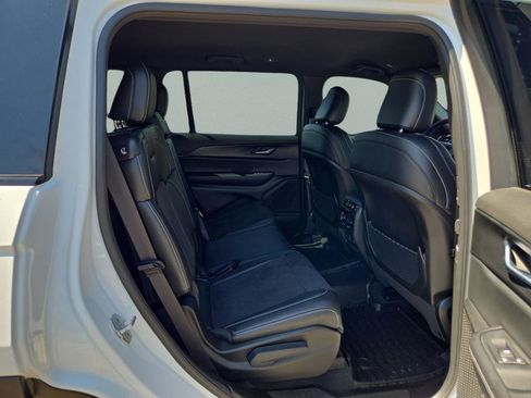 Certified 2025 Jeep Grand Cherokee L Laredo image 21