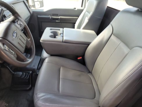 Used 2015 Ford F550 165 W.B. 2D image 5