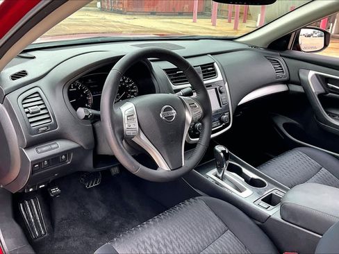 Used 2018 Nissan Altima 2.5 SV w/ 2.5 SV Technology Package FWD image 16