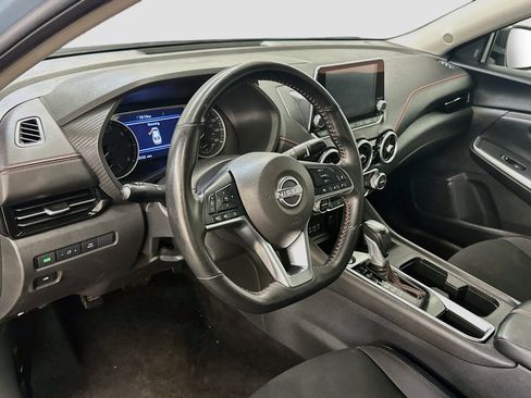Used 2025 Nissan Sentra SR FWD image 18