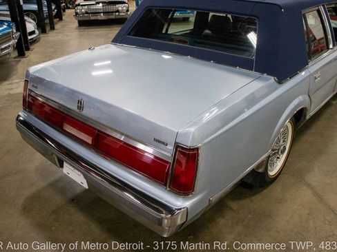 Used 1986 Lincoln Town Car image 15