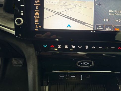 New 2026 Jeep Grand Cherokee Altitude AWD/4WD image 3