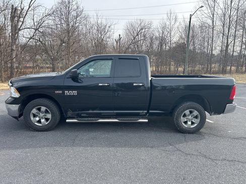 Used 2018 RAM 1500 Classic SLT image 3