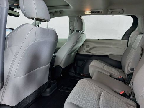 Used 2024 Toyota Sienna LE w/ LE Plus Package AWD/4WD image 37