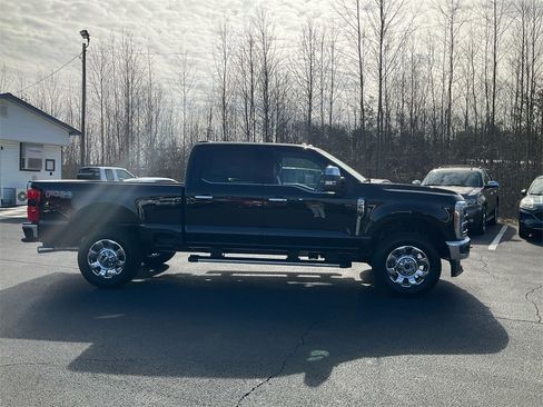 New 2026 Ford F250 Lariat w/ Chrome Package image 4