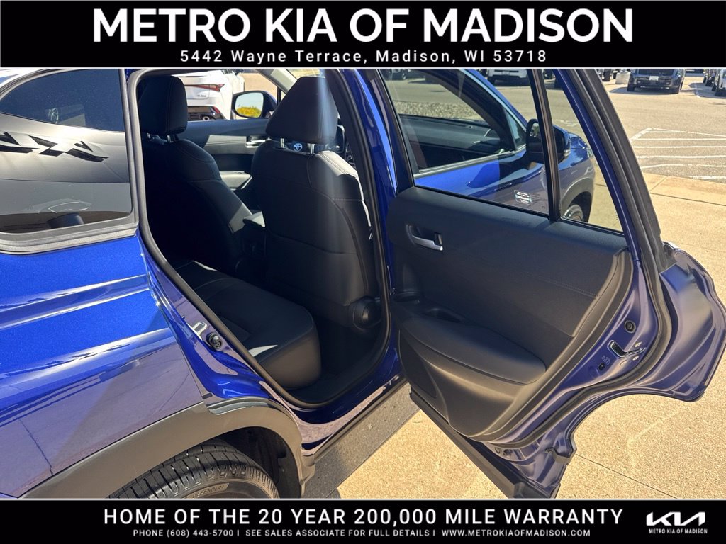 Used 2023 Toyota Corolla Cross XLE w/ Convenience Package AWD/4WD image 36