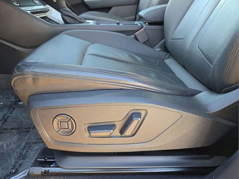 Used 2023 Audi Q3 2.0T Premium image 26