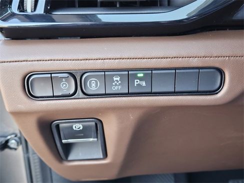 Used 2023 Acura MDX Technology image 25