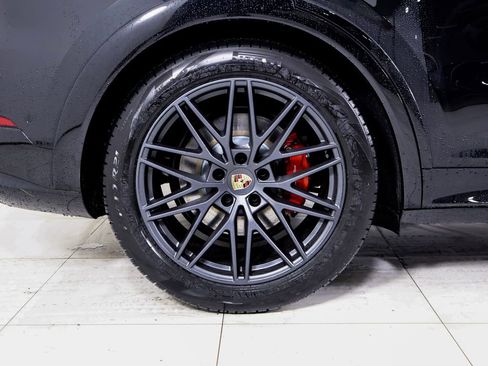 New 2026 Porsche Cayenne GTS image 25