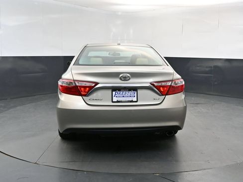 Used 2016 Toyota Camry XLE w/ Moonroof Package FWD image 4