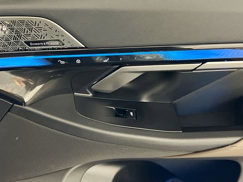 Used 2024 BMW i5 M60 w/ Premium Package image 32