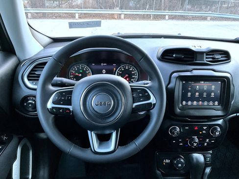 Used 2021 Jeep Renegade Latitude image 13