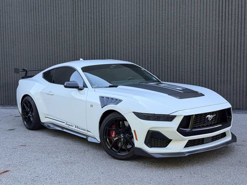 Used 2025 Ford Mustang GT Premium w/ GT Performance Package RWD image 10