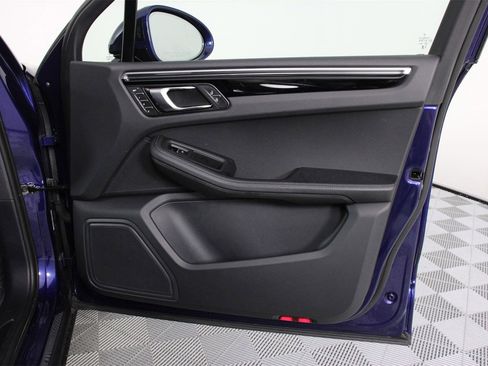 Used 2023 Porsche Macan image 23