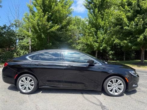 Used 2015 Chrysler 200 Limited w/ Convenience Group FWD image 2