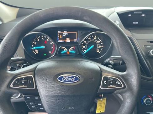 Used 2017 Ford Escape SE w/ SE Cold Weather Package AWD/4WD image 13
