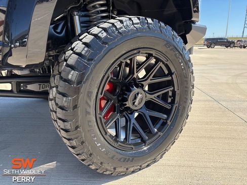 New 2026 Ford F250 Lariat w/ Black Appearance Package image 7