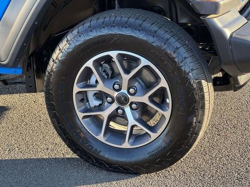 Used 2025 Jeep Wrangler Sport image 5