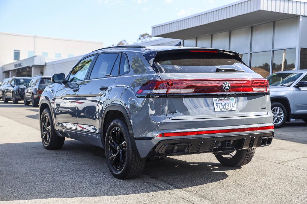 Used 2025 Volkswagen Atlas Cross Sport SEL R-Line AWD/4WD image 4