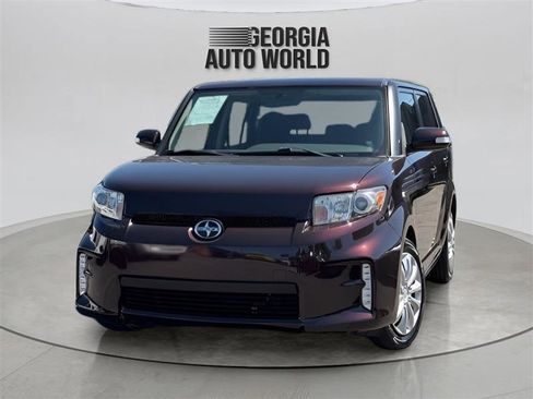 Used 2014 Scion xB FWD image 1