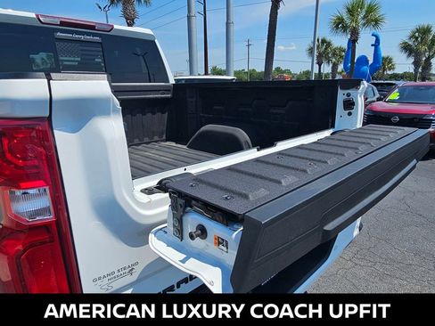 Used 2025 Chevrolet Silverado 1500 RST AWD/4WD image 17